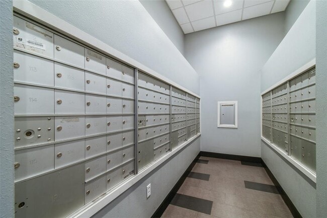 Building Photo - 1208 E Kennedy Blvd