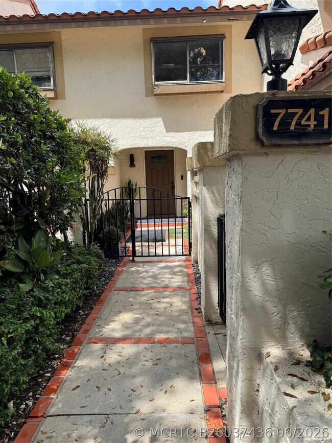Building Photo - 7741 La Mirada Dr