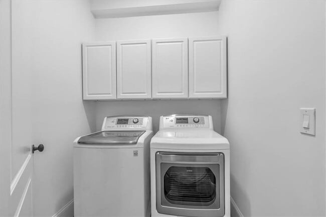 Building Photo - 115 Mount Paran Ridge