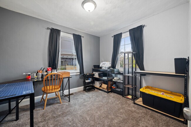 Building Photo - 3221 Locust Ave