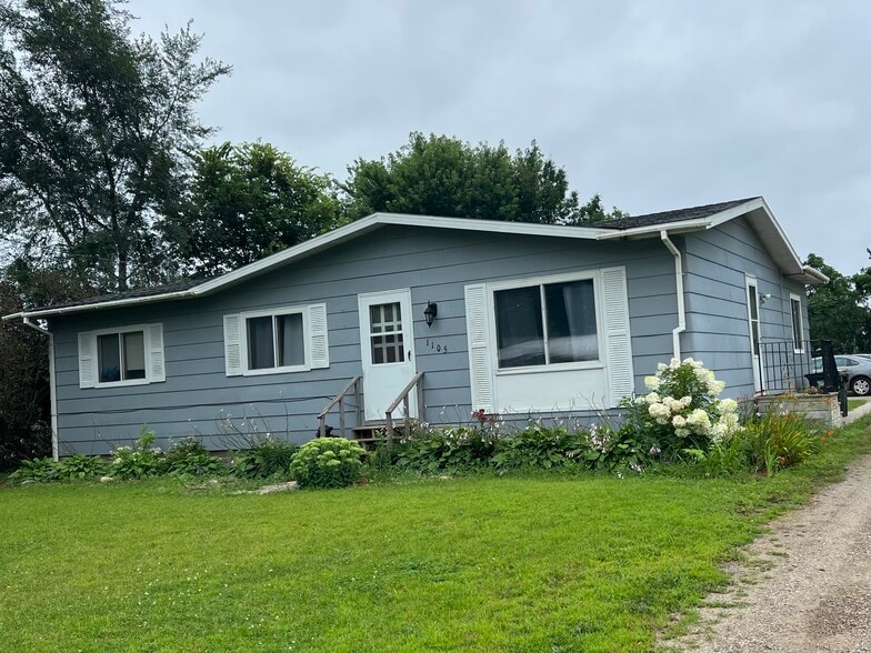 Building Photo - 1105 Minnesota St