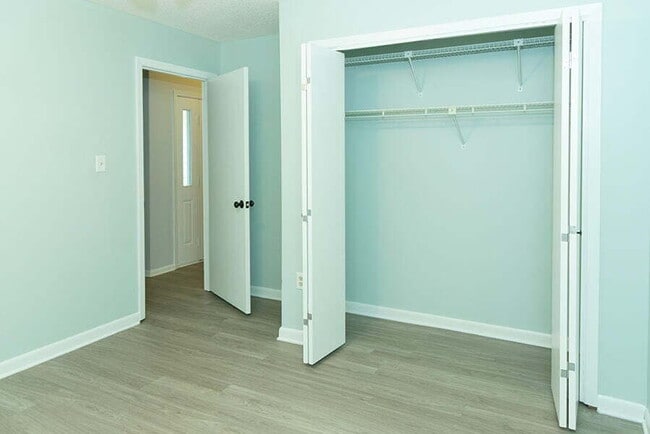 Building Photo - "Charming 3-Bedroom Retreat in Mary Esther!"