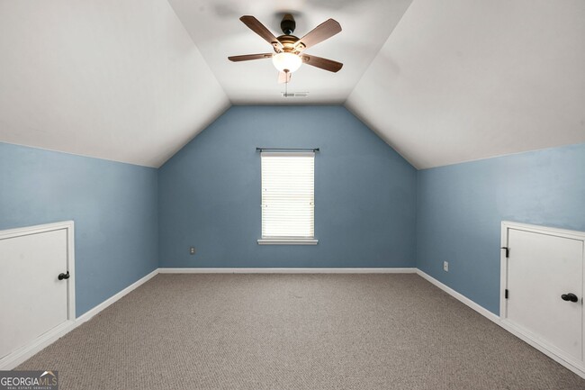 Building Photo - 882 Nestling Dr