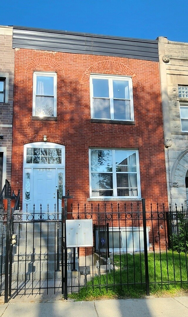 Primary Photo - 4609 S Vincennes Ave