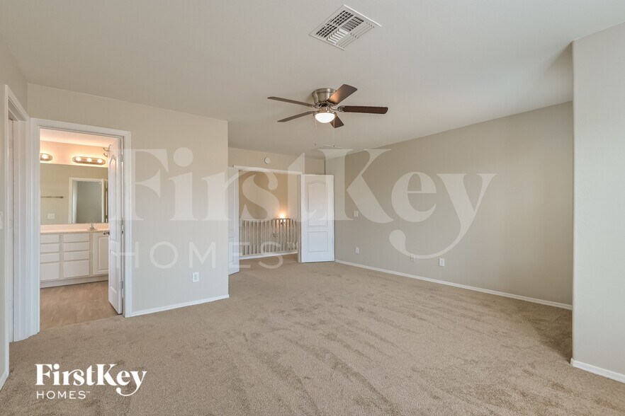 Building Photo - 6887 S Martlet Dr