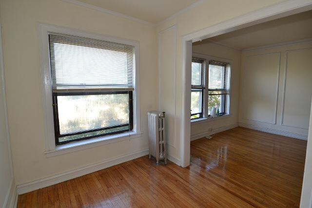 Building Photo - 1211 W Elmdale Ave