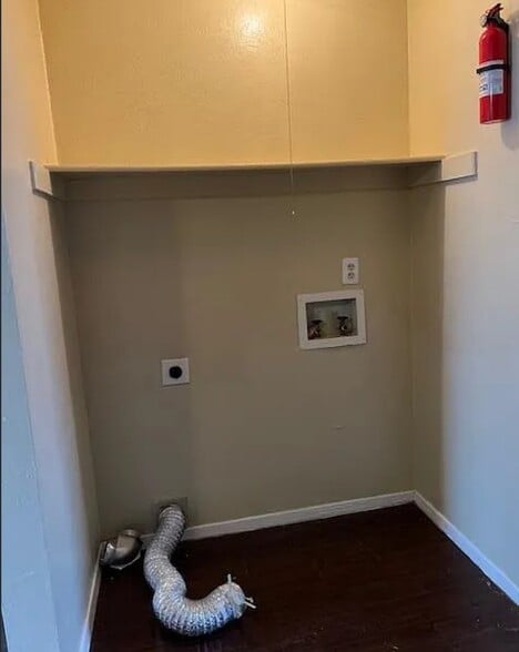 Building Photo - 10500 Lake June Rd