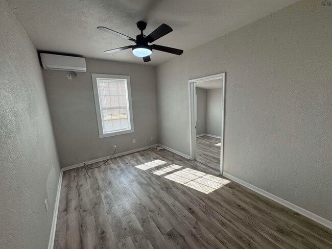 Building Photo - 1904 Grant St