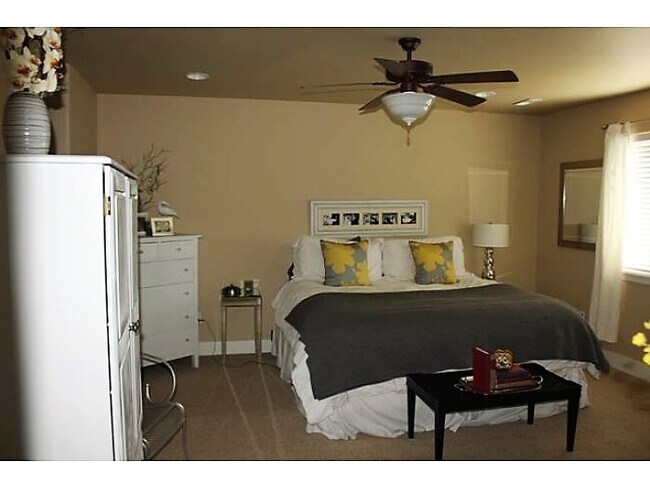 Building Photo - 2945 Warbler Way