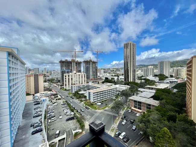 Building Photo - 1610 Kanunu St