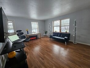 Building Photo - 3411 S Howell Ave