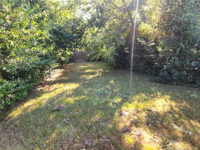 Building Photo - 225 Pinecrest Dr