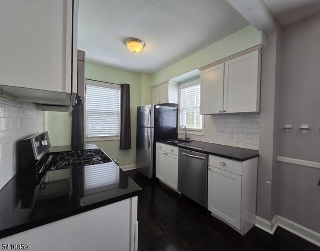 Building Photo - 48 Freeman Pl