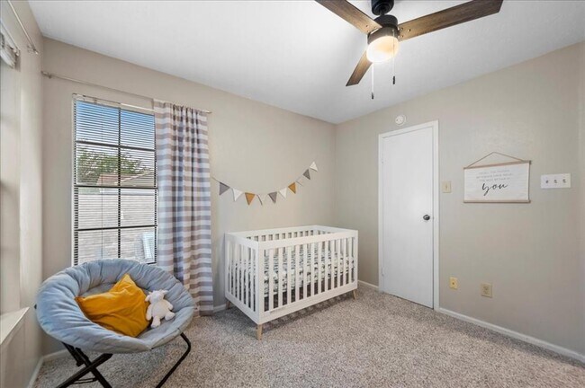 Building Photo - 7752 High Village Dr