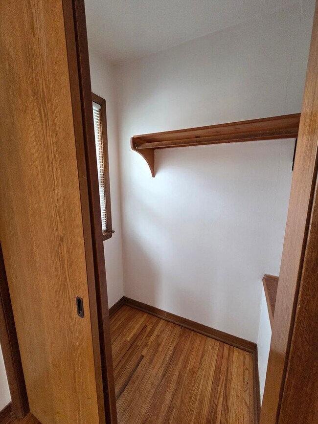 Building Photo - W 2nd St 1408-1410