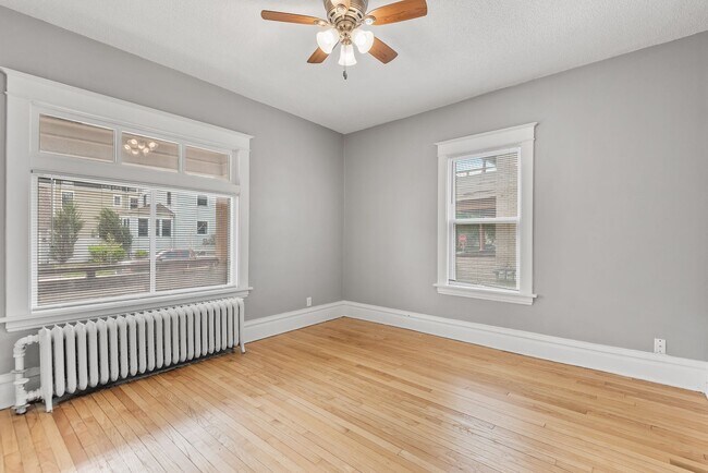 Building Photo - 211 Grotto St N