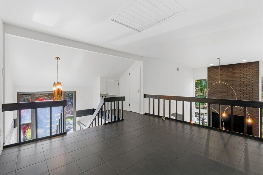 Building Photo - 1 Myrtle Hill Rd