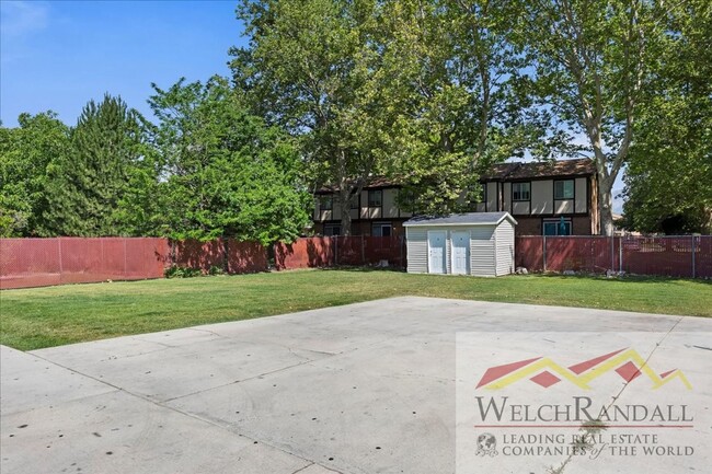 Building Photo - Beautiful 3 Bed 1.5 Bath Townhome in Ogden