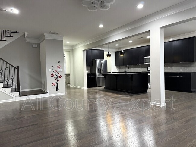 Building Photo - 920 Grove Valley Dr