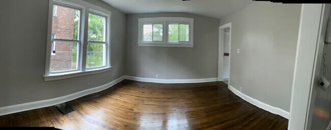 Building Photo - Custom updated rental! All new!