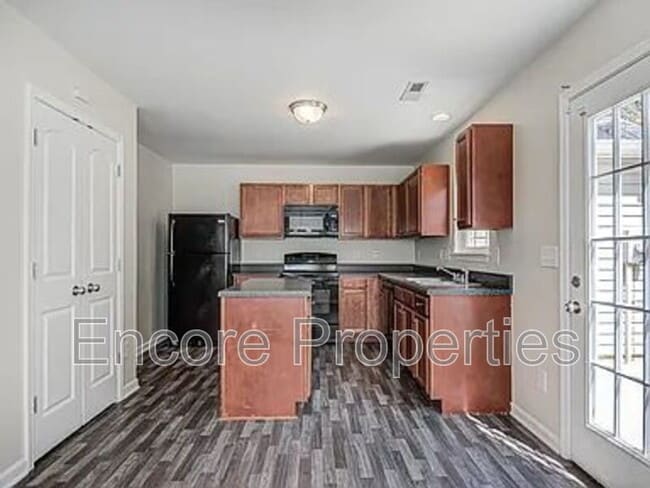 Building Photo - 4293 Youngstown Dr