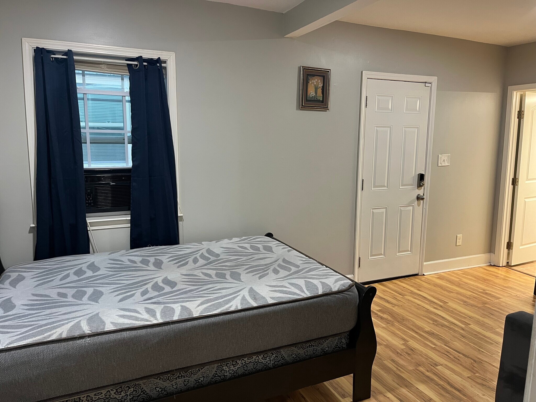 Move In Set Up. Full Size Bed - Fully-Furnished Rooms for Rent