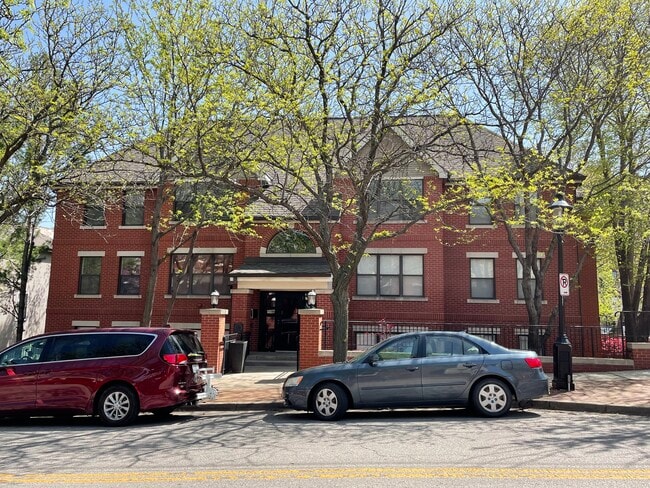 Building Photo - 935 Washington St