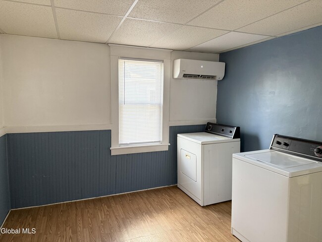 Building Photo - 7 Micklas St