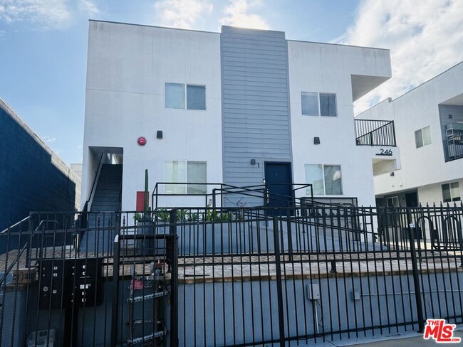 Building Photo - 246 Catalina St