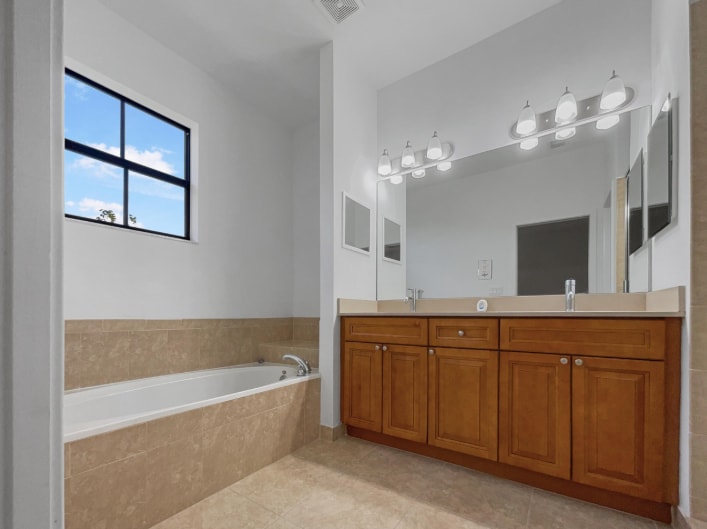 Building Photo - 4879 NW 55th St