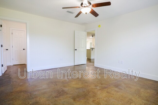 Building Photo - 4658 Sunsail Cir