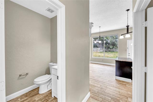 Building Photo - 900 Doral Cir