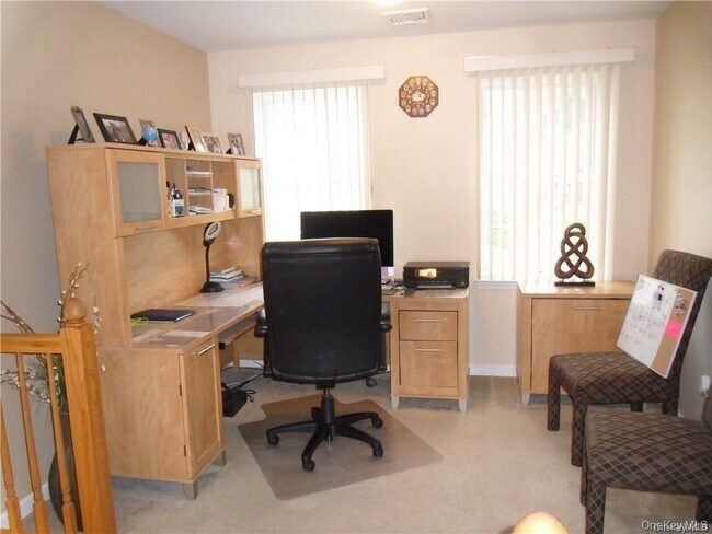 Building Photo - 6 Blackmoor Ct