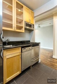 Building Photo - 234 Mott St