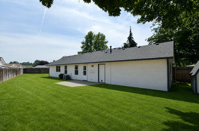 Building Photo - 608 Smith Ct