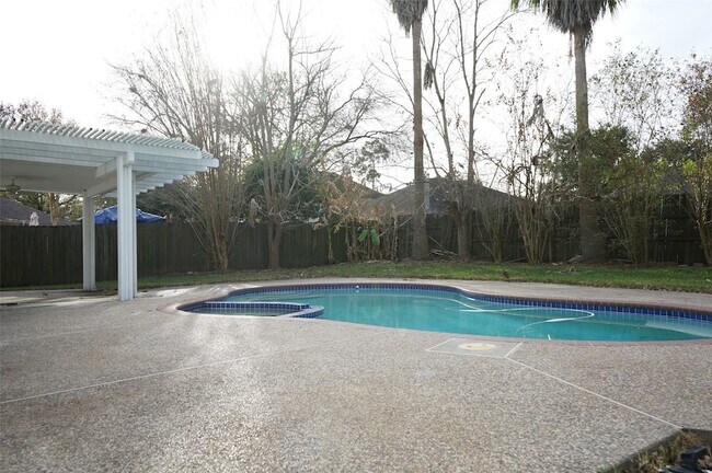 Building Photo - 18807 Timbers Dr