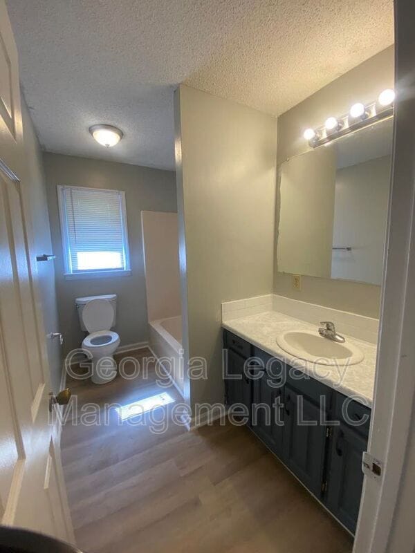 Building Photo - 300 Letourneau Dr