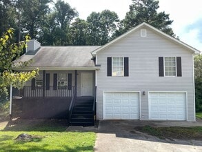 Building Photo - Split level home