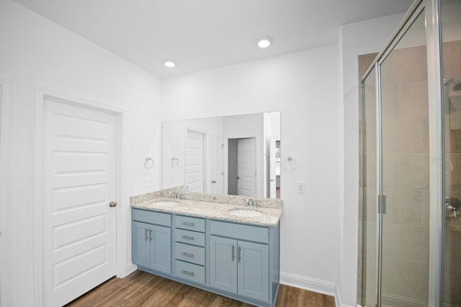 Building Photo - DON'T MISS OUT!