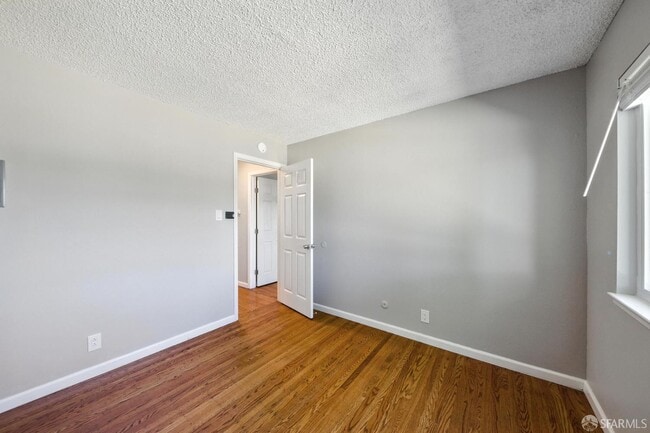 Building Photo - 1543 Berrellesa St