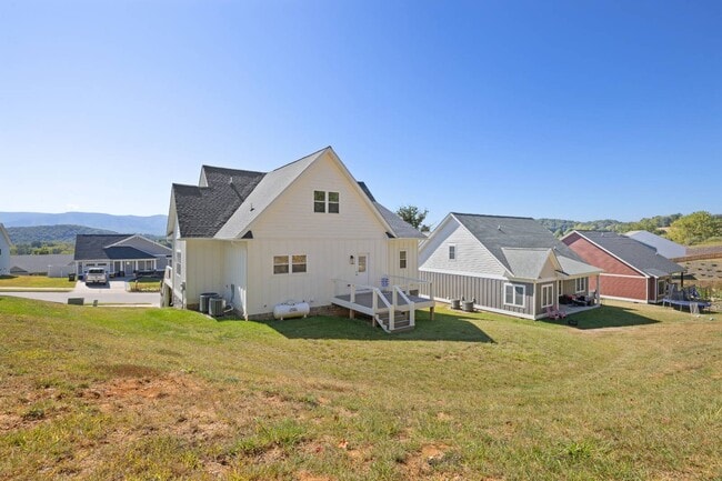 Building Photo - 43 Mcilwee Ln