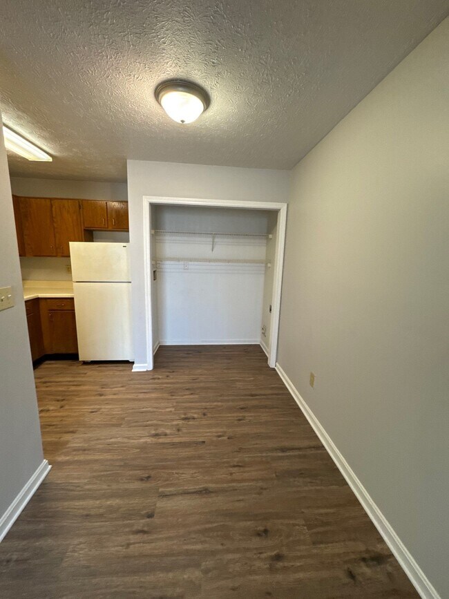 Building Photo - 4101 Blue Lick Ct