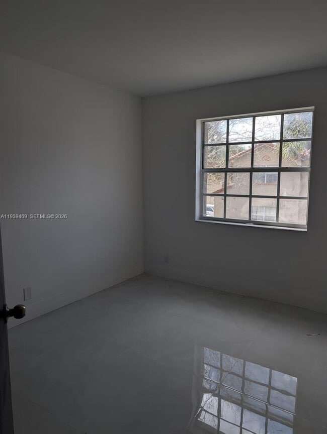 Building Photo - 301 SW 86th Ave