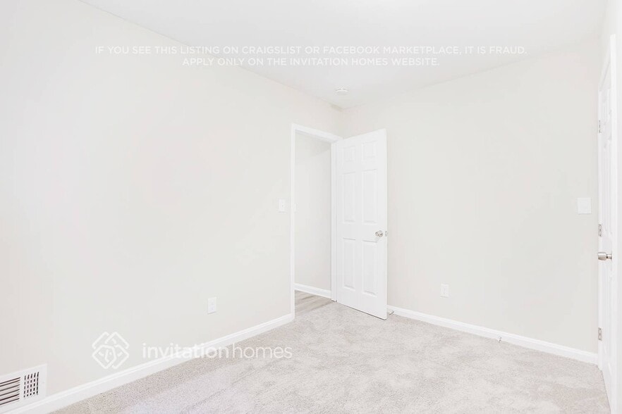 Building Photo - 2716 Lancaster Dr