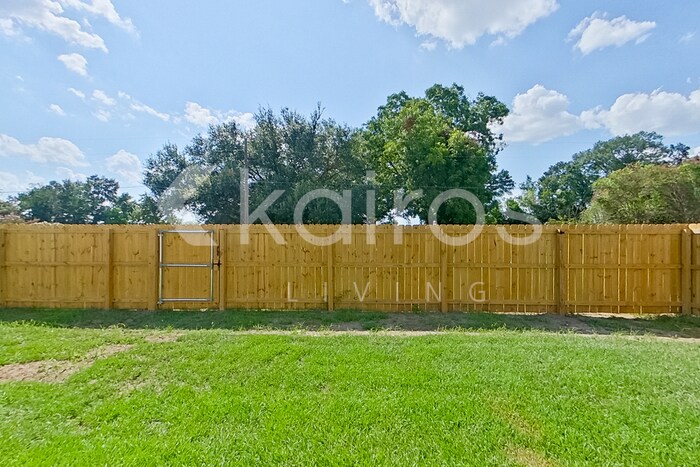 Building Photo - 204 Carencro St