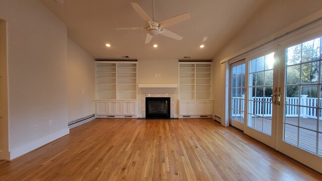 Family Room - 5604 Madison St