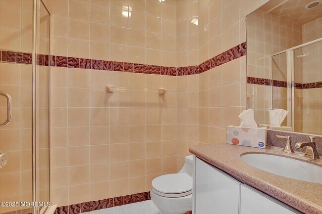 Building Photo - 589 Westwood Ave