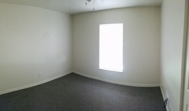 Building Photo - 1673 SW 107th Ln