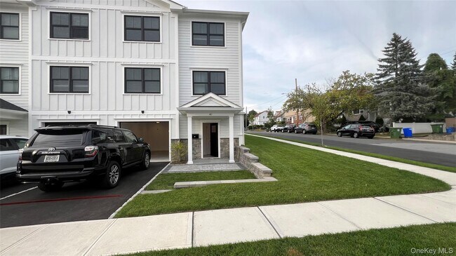 Primary Photo - 40 Elmwood Ave