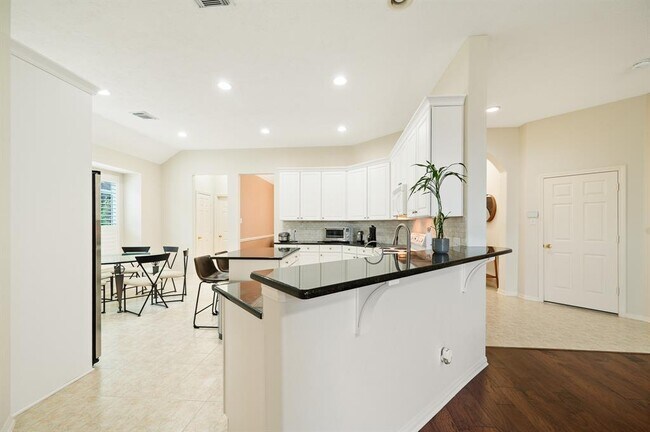 Building Photo - 11539 Whittier Bridge Ln